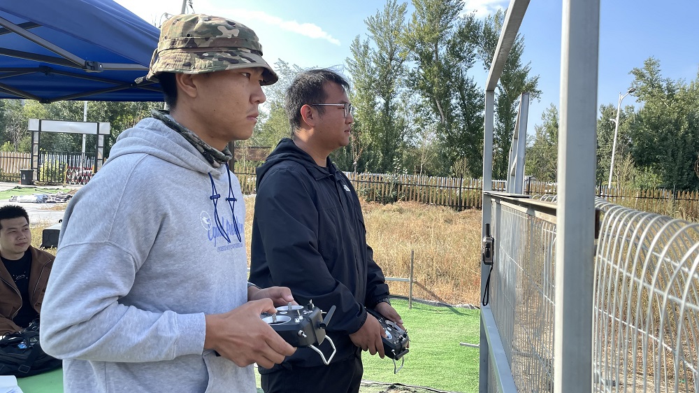 新疆无人机技术应用培训机构—选择保华润天航空权威资质+高薪就业