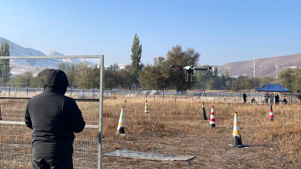 从“飞行小白”到“持证飞手”，你只差一个保华润天新疆无人机03考点