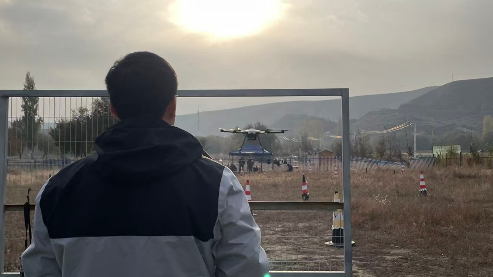 想合法飞无人机?保华润天新疆无人机培训学校一站搞定!