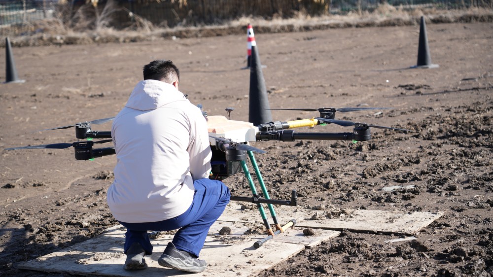 保华润天航空:在新疆学无人机,考场就是平时训练场