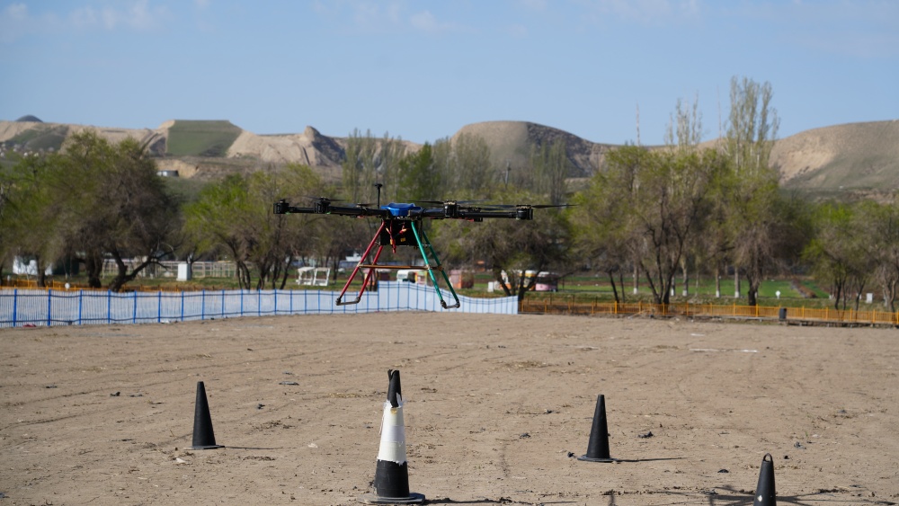 新疆无人机吊运成新趋势 保华润天解锁多场景应用